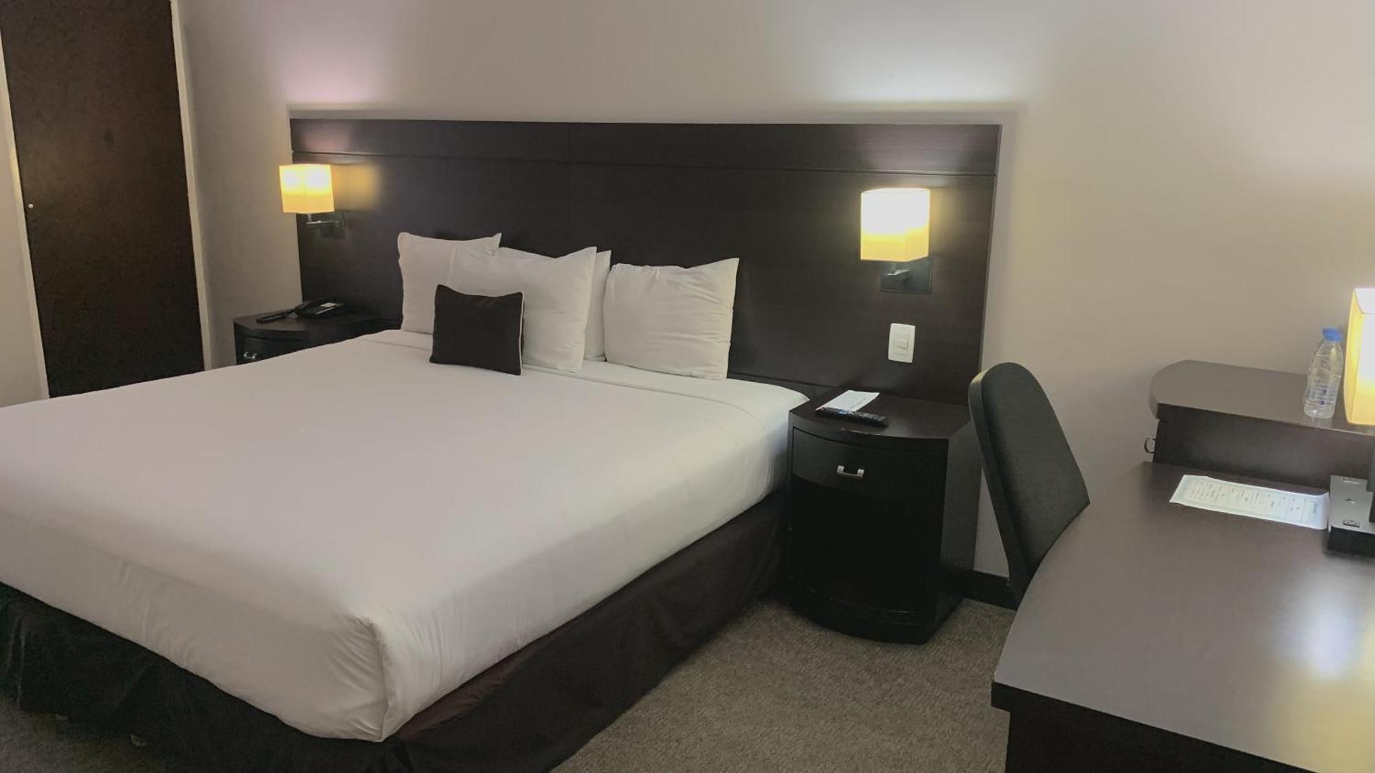 Hotel Chacao Suites Каракас Экстерьер фото